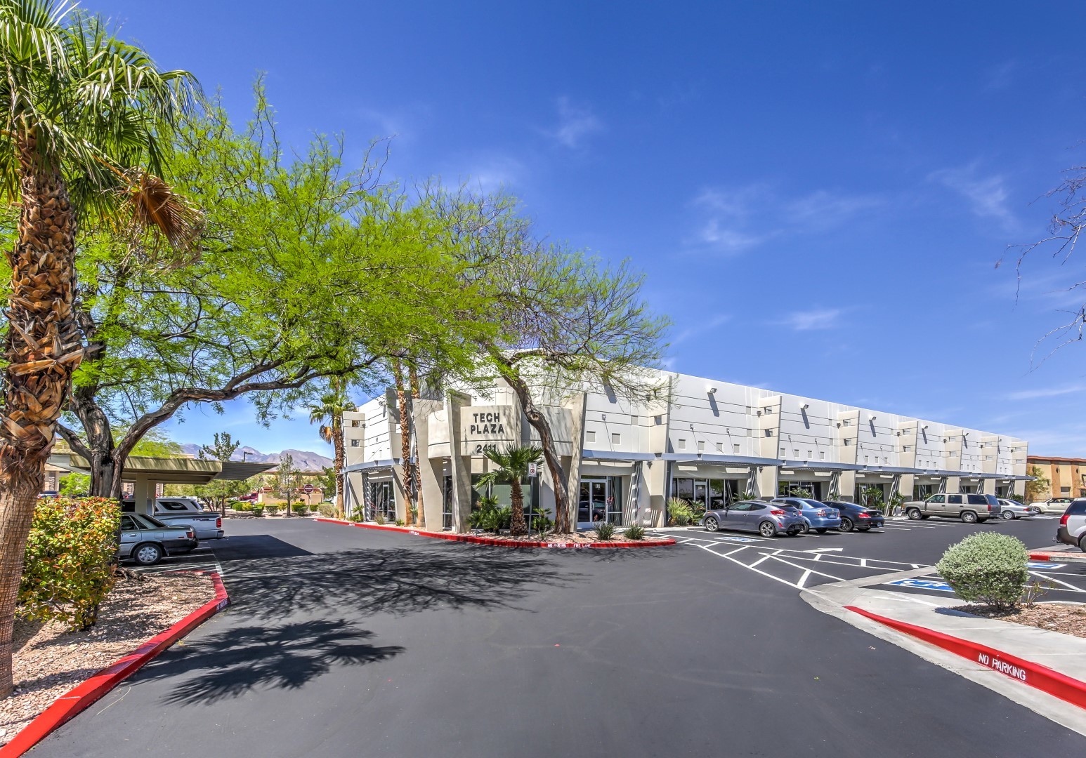 2411 Tech Center Ct, Las Vegas, NV à louer Autre– Image 1 sur 7