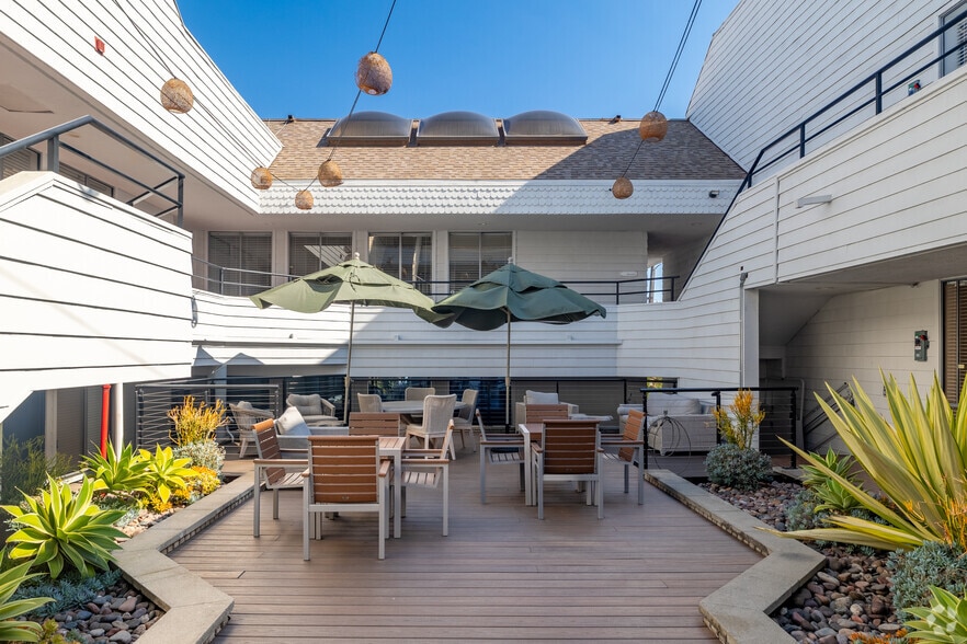 Turnkey South Bay Office Condo | 308/310 portefeuille de 2 biens à vendre sur LoopNet.fr - Photo de l’immeuble – Image 1 sur 25