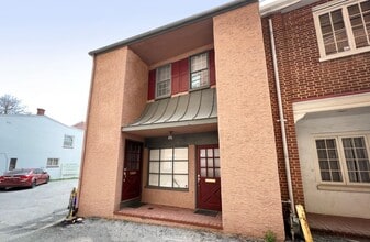 18 Wilmont Mews, West Chester, PA à louer Photo intérieure– Image 1 sur 3