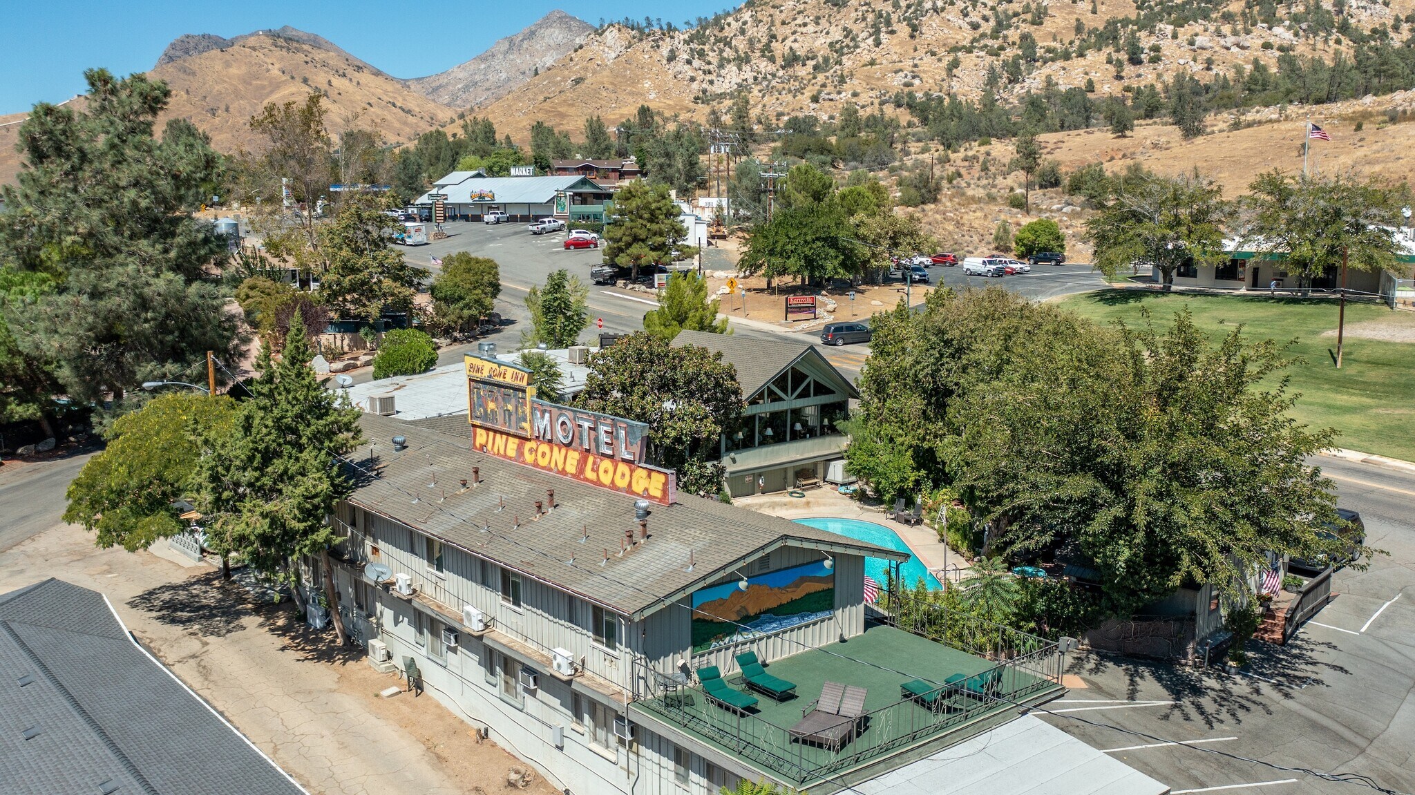 13383 Sierra Way, Kernville, CA à vendre Photo principale– Image 1 sur 113