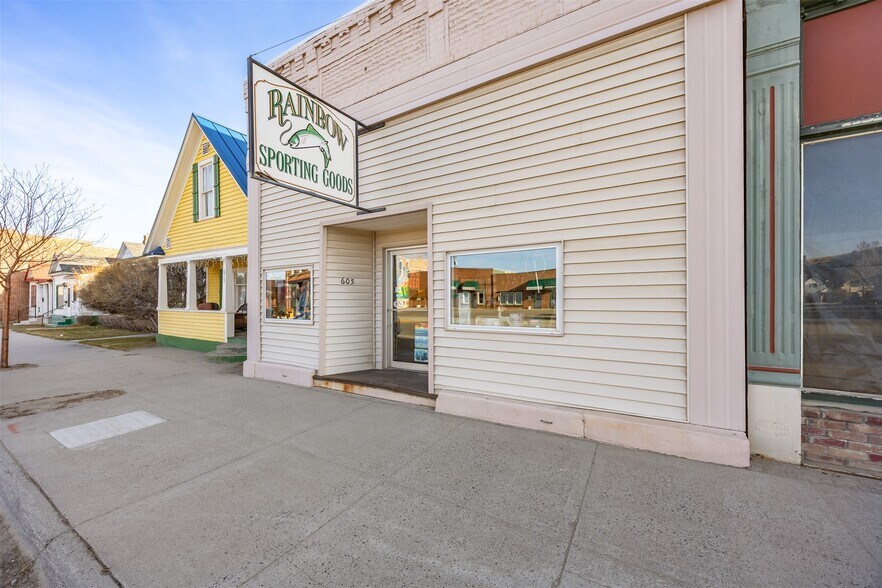 605 E Park Ave, Anaconda, MT à vendre - Photo de l’immeuble – Image 2 sur 17