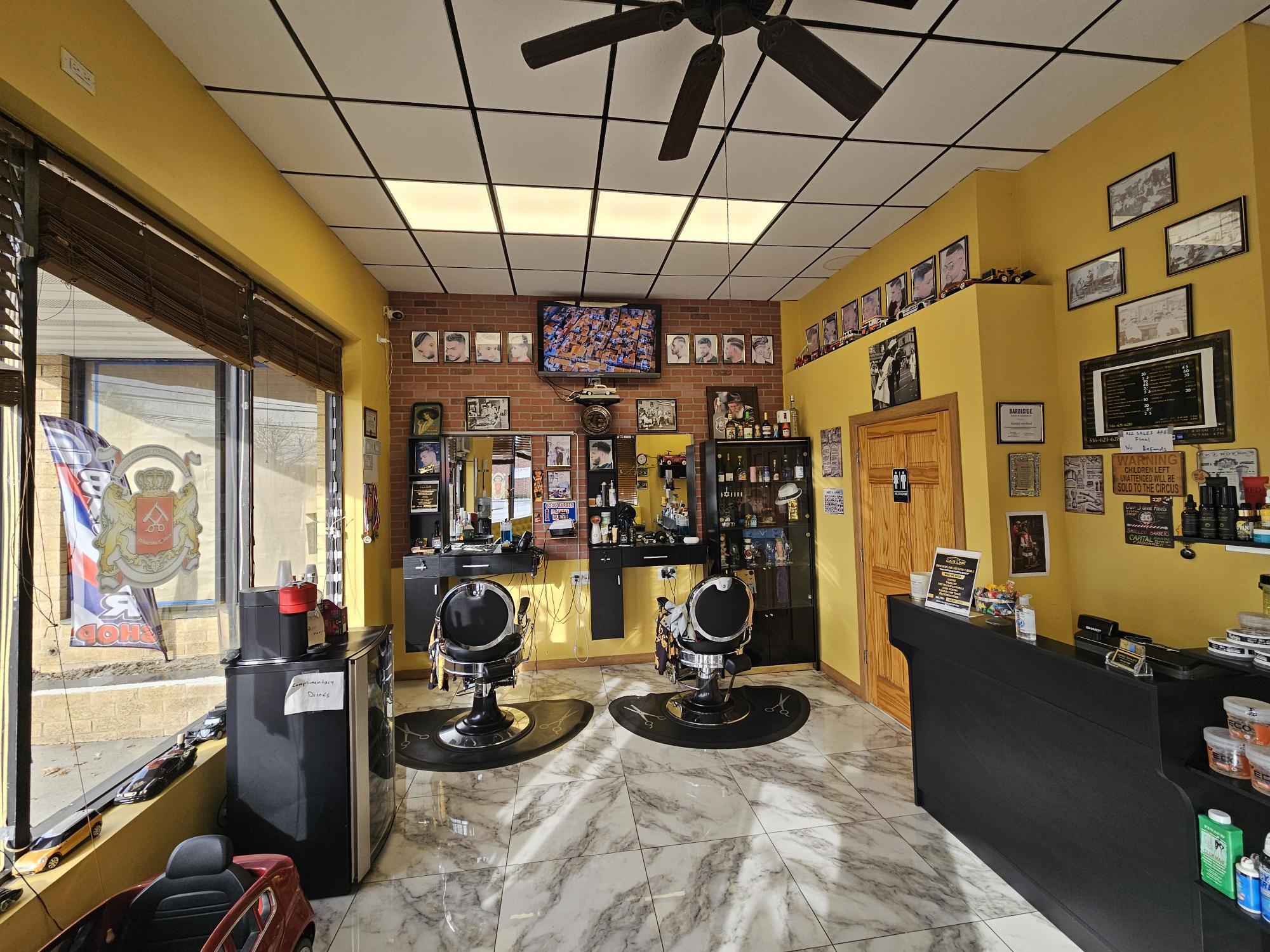 102 Mineola Ave, Roslyn Heights, NY à louer Photo principale– Image 1 sur 27