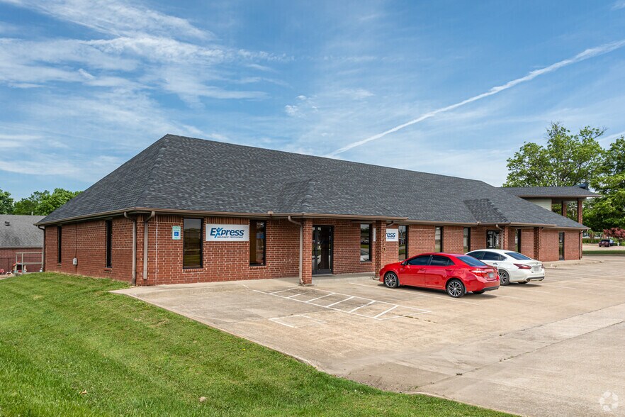 1333 Arapaho Ave, Springdale, AR à louer - Photo de l’immeuble – Image 3 sur 6