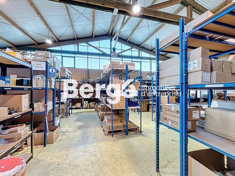 Industriel/Logistique dans Carros à louer - Photo de l’immeuble – Image 3 sur 21