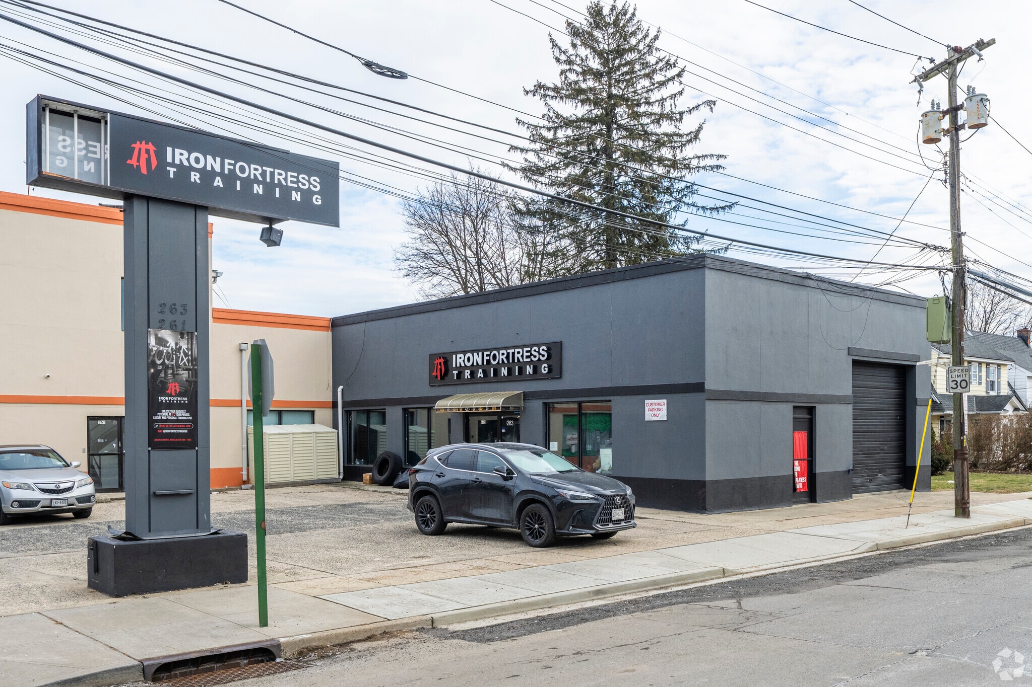 259-263 Jericho Tpke, Mineola, NY à vendre Photo principale– Image 1 sur 5