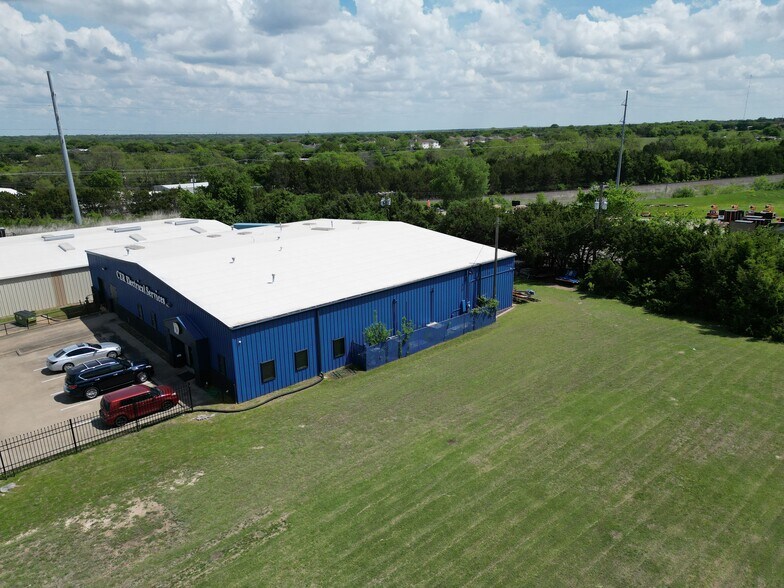 910 KCK Way, Cedar Hill, TX à vendre - Photo de l’immeuble – Image 2 sur 19