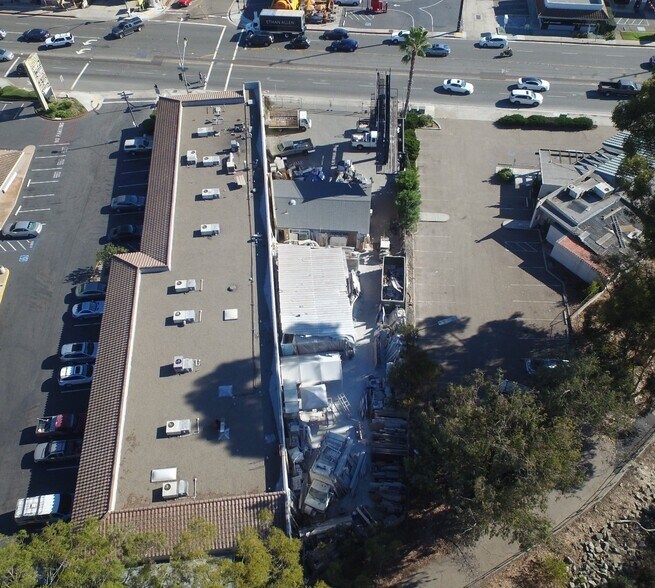 2690 Garnet Ave, San Diego, CA à vendre - Photo de l’immeuble – Image 3 sur 9