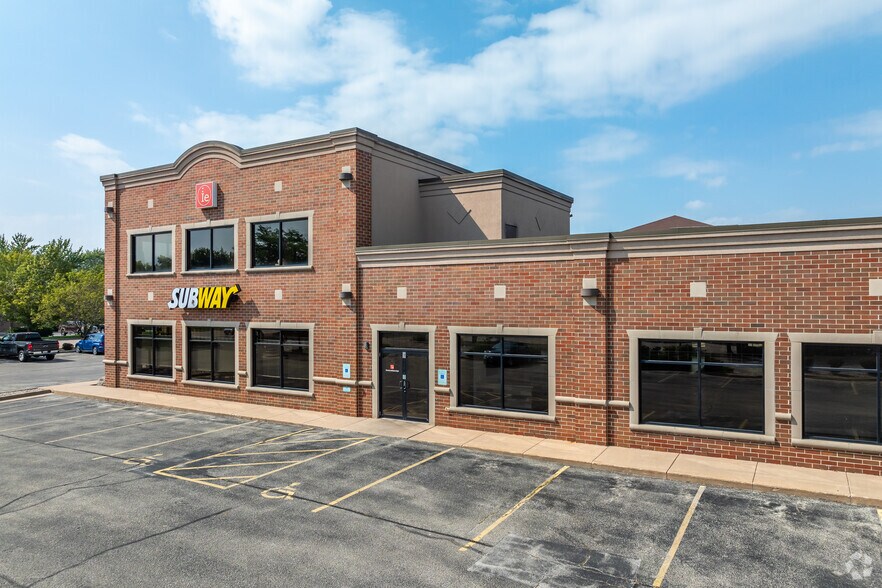 1526 S Commercial St, Neenah, WI à louer - Photo de l’immeuble – Image 3 sur 7