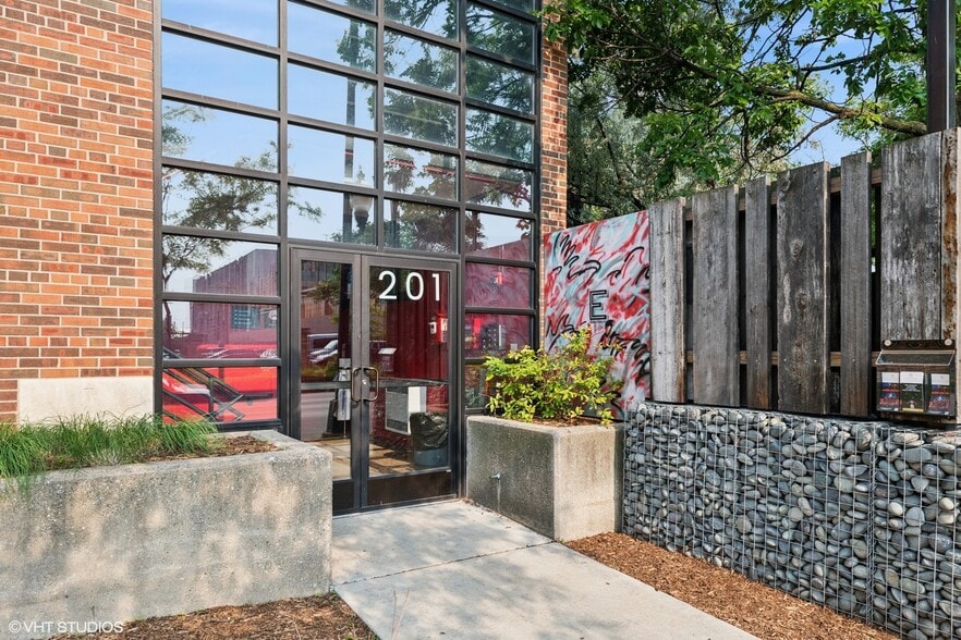 201 S. Ashland Ave. Ave, Chicago, IL à vendre - Photo de l’immeuble – Image 2 sur 41