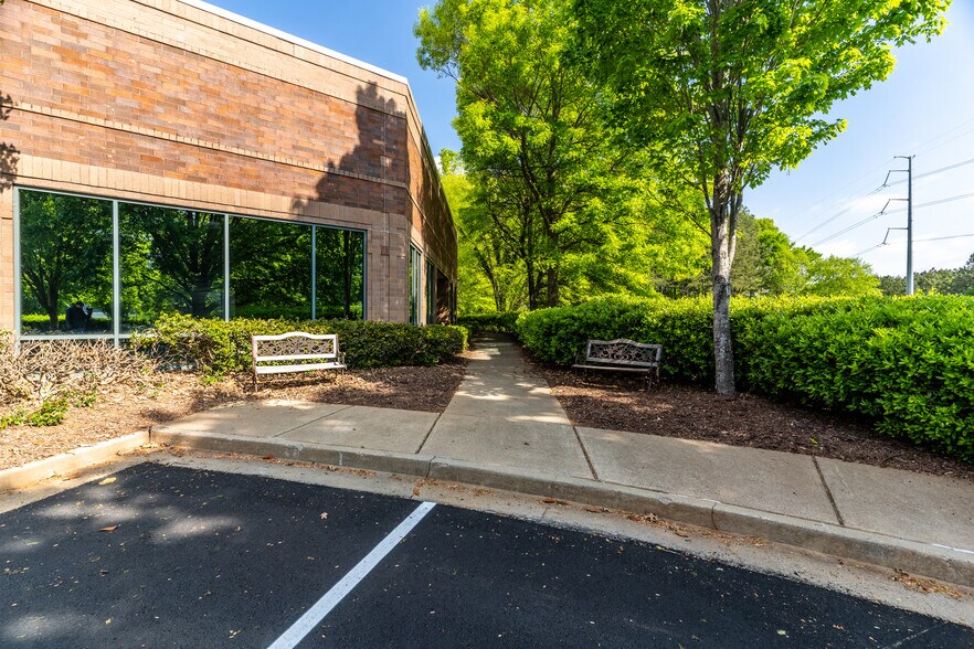 2015 Vaughn Rd, Kennesaw, GA à vendre - Photo de l’immeuble – Image 2 sur 30