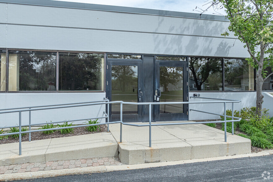 901-939 Parkview Blvd, Lombard, IL à louer - Photo de l’immeuble – Image 2 sur 5
