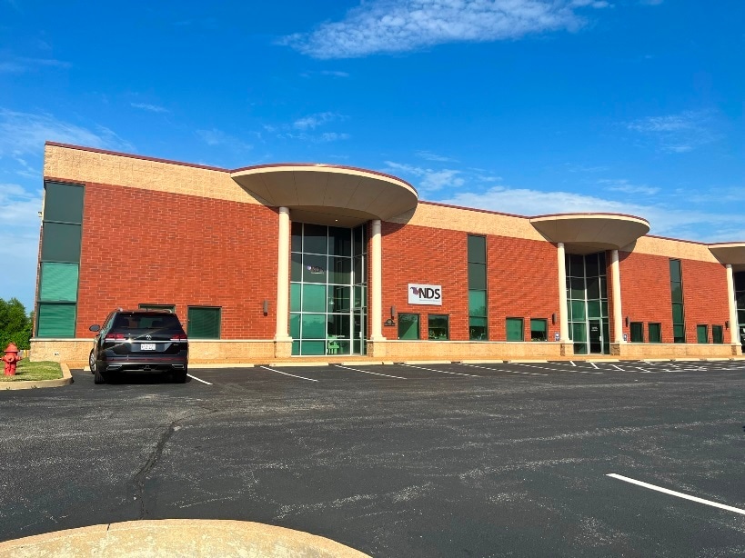 612-616 Trade Center Blvd, Chesterfield, MO 63005 - Lot 616 - - Photo intérieure - Image 2 of 5