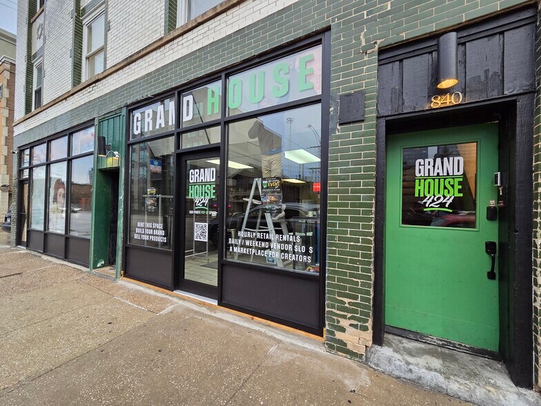 838-840 W Grand Ave, Chicago, IL à louer - Photo de l’immeuble – Image 3 sur 18