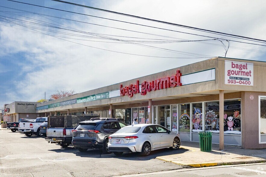 131 Main St, East Rockaway, NY à louer - Photo de l’immeuble – Image 2 sur 23