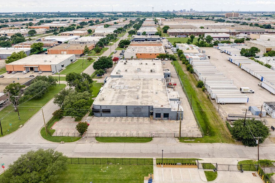 8000 Sovereign Row, Dallas, TX à louer - Photo de l’immeuble – Image 3 sur 6
