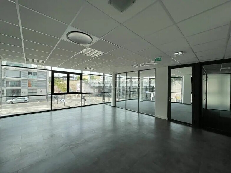 Bureau dans Lyon à louer - Photo de l’immeuble – Image 2 sur 13
