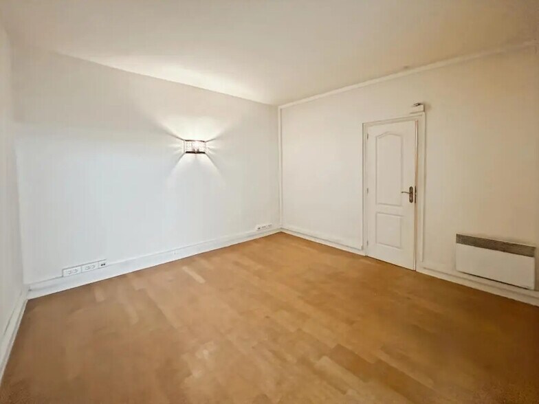 Local commercial dans Paris à louer - Photo de l’immeuble – Image 3 sur 8