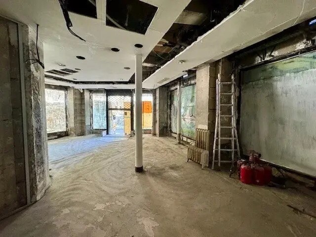 Local commercial dans Paris à louer - Photo de l’immeuble – Image 2 sur 7