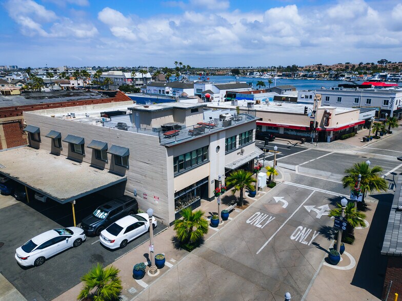 107-111 Main St, Newport Beach, CA à vendre - Photo de l’immeuble – Image 2 sur 5
