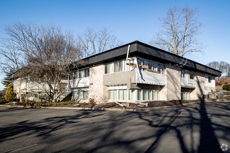 525 Townline Rd, Hauppauge, NY à louer - Photo principale – Image 1 sur 8