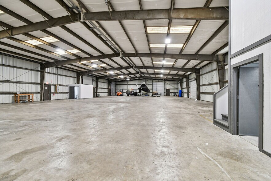 7030-7044 Osteen, New Port Richey, FL à louer - Photo de l’immeuble – Image 2 sur 26