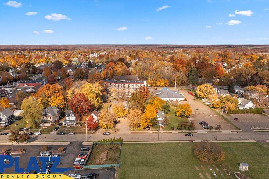 122 E College St, Alliance, OH à vendre - Photo de l’immeuble – Image 3 sur 10