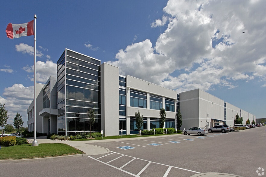 35 Orlando Ave, Richmond Hill, ON à louer - Photo de l’immeuble – Image 2 sur 9