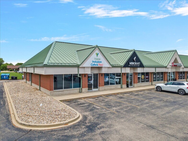 3252 Ginger Creek Dr, Springfield, IL à louer - Photo de l’immeuble – Image 2 sur 19