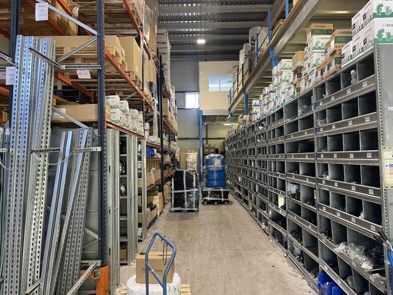 Local d’activités dans Montpellier à louer - Photo de l’immeuble – Image 2 sur 9