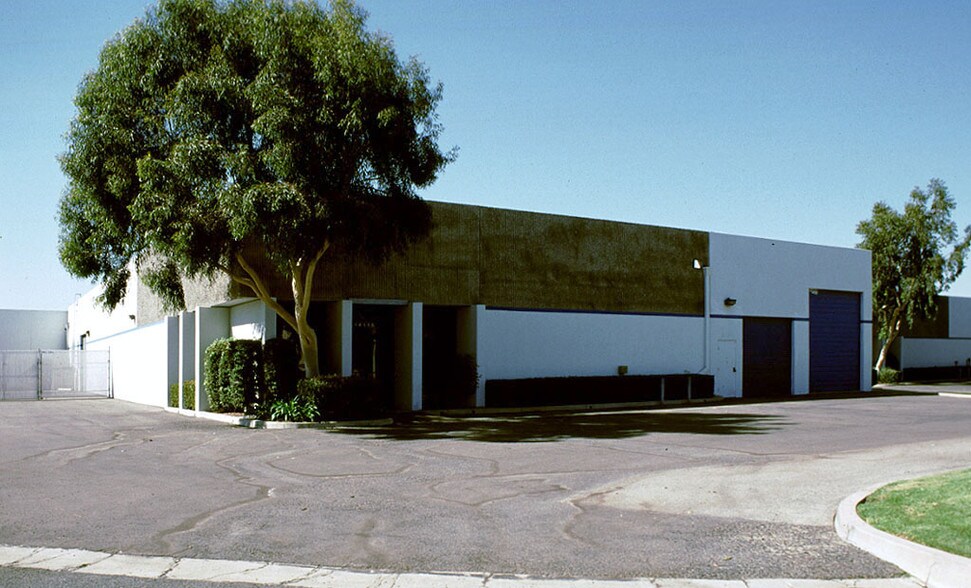 14115 Pontlavoy Ave, Santa Fe Springs, CA à louer - Photo de l’immeuble – Image 2 sur 2
