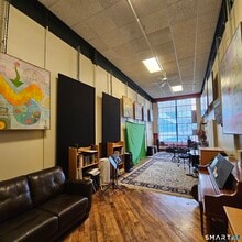 642 Hilliard St, Manchester, CT à louer Photo intérieure– Image 1 sur 2