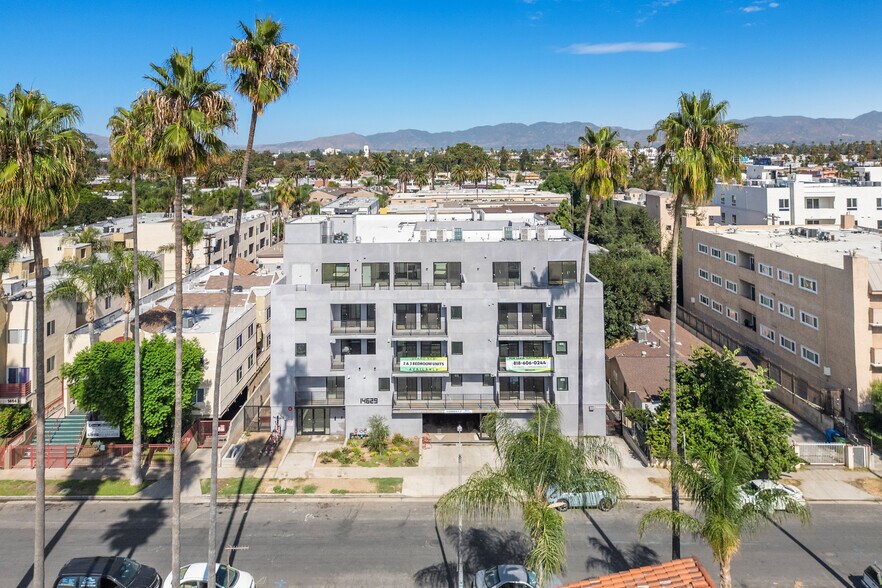 14629 W Erwin St, Van Nuys, CA à vendre - Photo de l’immeuble – Image 1 sur 51