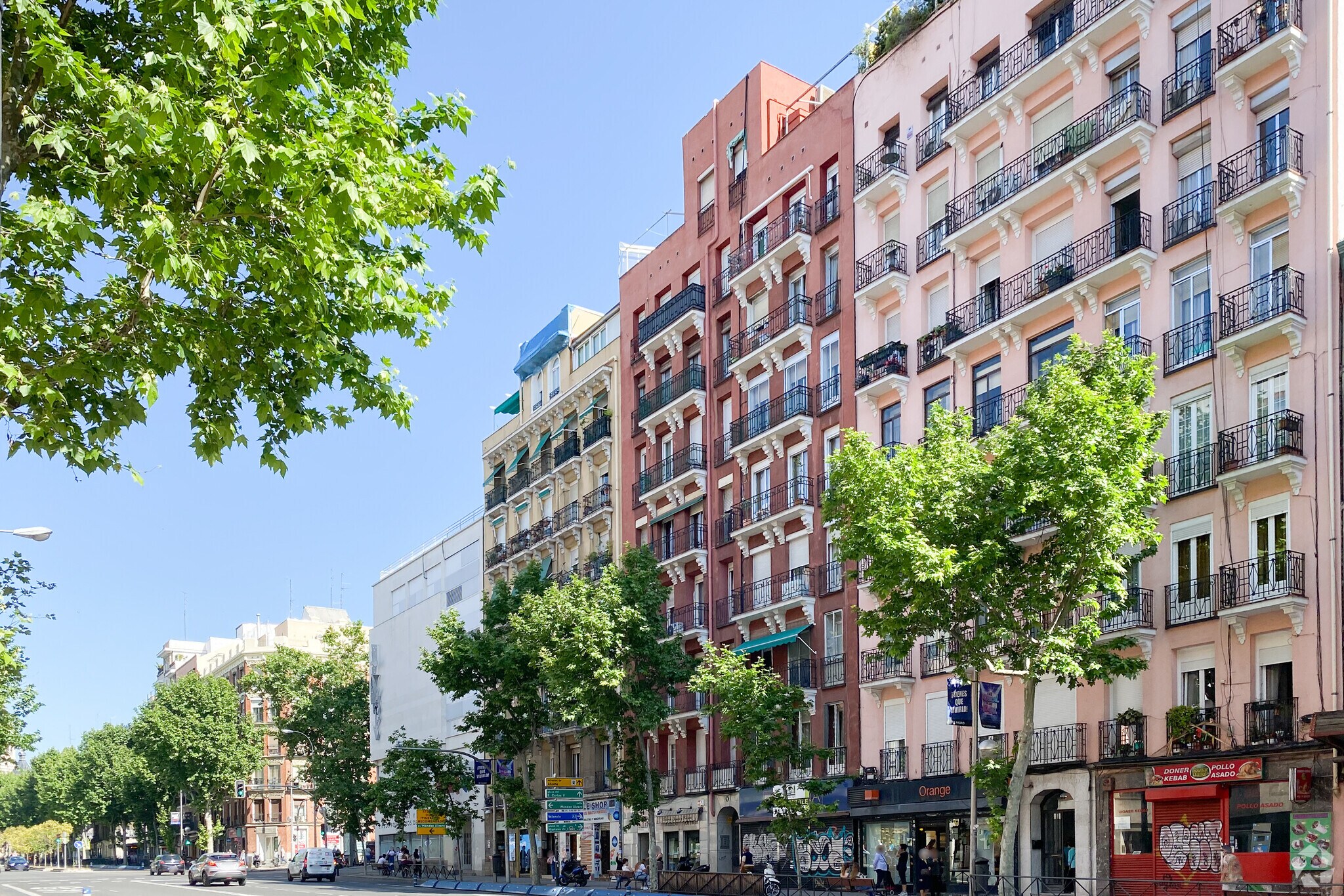 Avenida de la Ciudad de Barcelona, Madrid, Madrid à vendre Photo principale– Image 1 sur 3