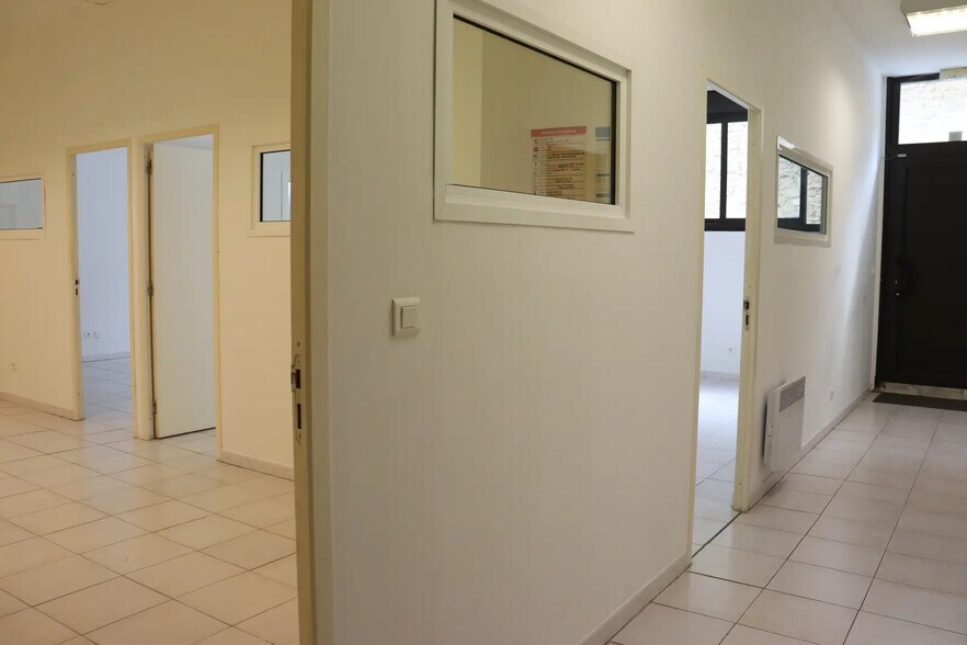 Bureau dans Salon-de-Provence à vendre - Photo intérieure – Image 1 sur 6