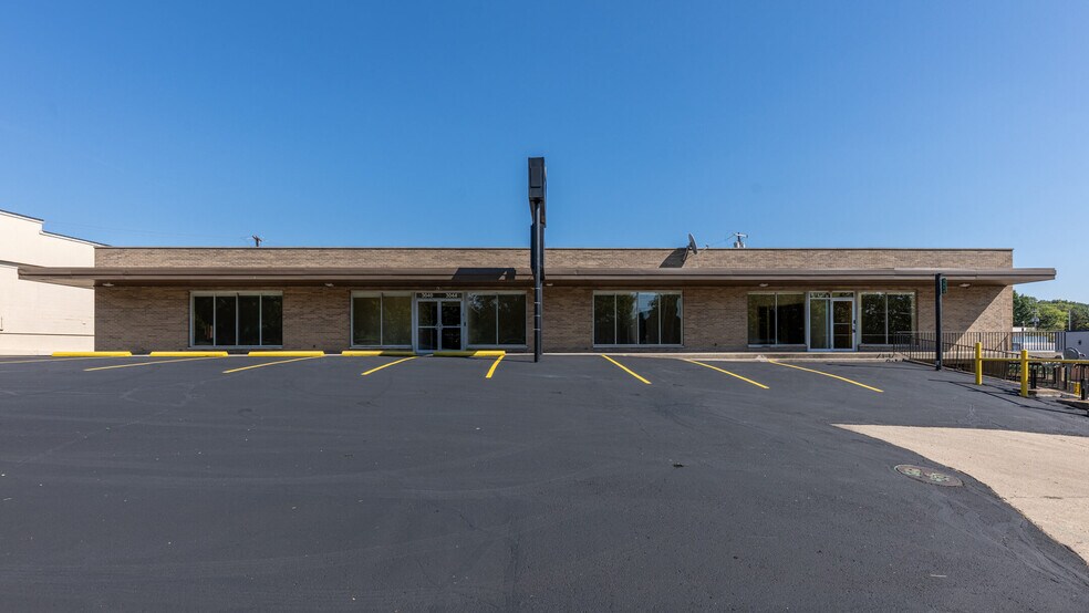 3040-3050 S Kettering Blvd, Moraine, OH à vendre - Photo de l’immeuble – Image 2 sur 28