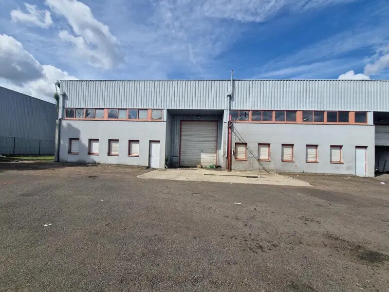 Industriel/Logistique dans SAINT-OUEN-L'AUMONE à louer Photo de l’immeuble– Image 1 sur 9