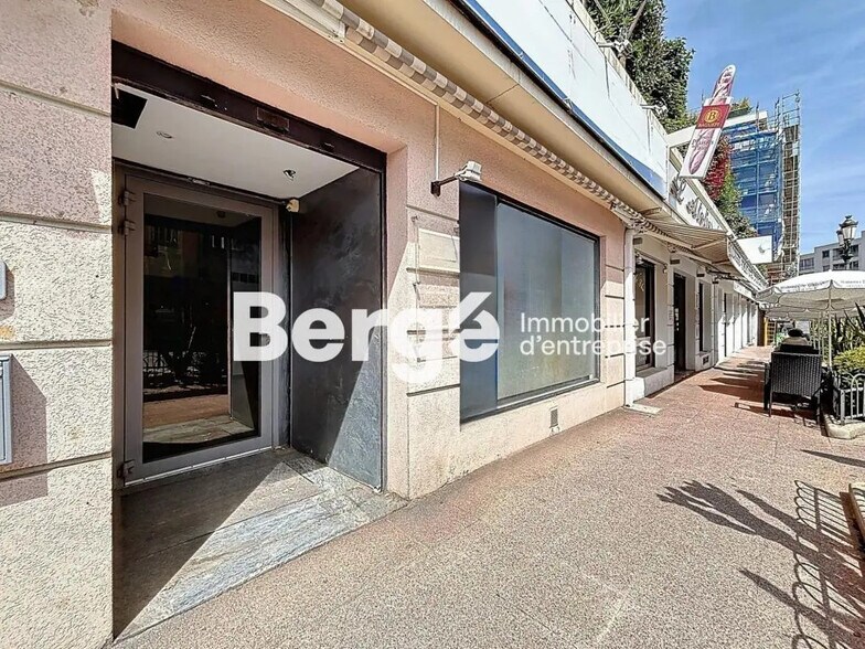 Local commercial dans Beaulieu-sur-Mer à louer - Photo de l’immeuble – Image 1 sur 7
