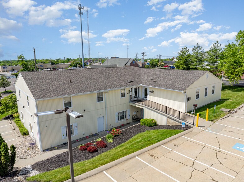 5552-5554 Cheviot Rd, Cincinnati, OH à louer - Photo de l’immeuble – Image 2 sur 7