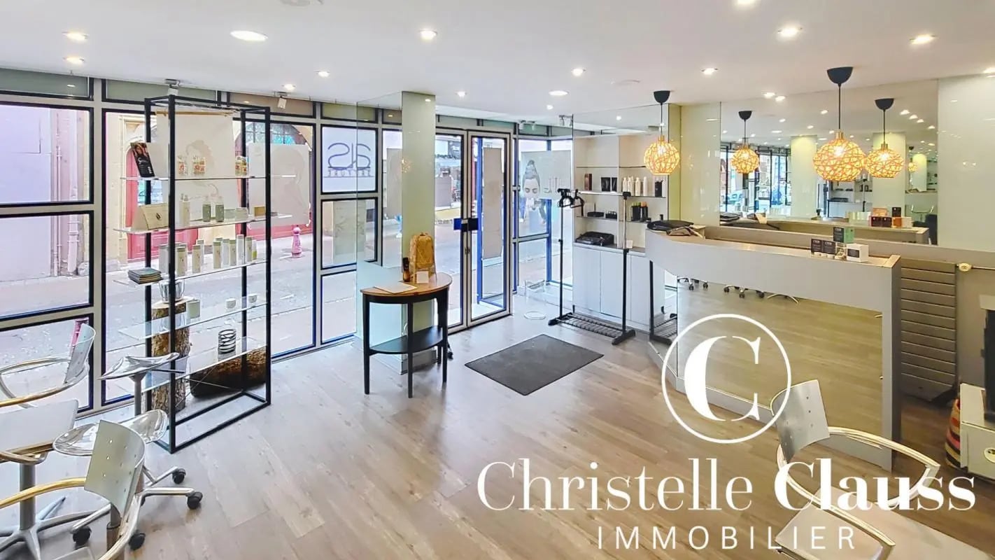 Local d'activités dans Thann à vendre Photo de l’immeuble– Image 1 sur 5