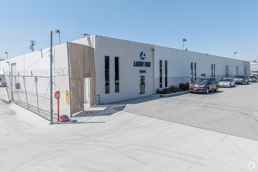 15605 Cornet St, Santa Fe Springs, CA à louer - Photo de l’immeuble – Image 3 sur 9