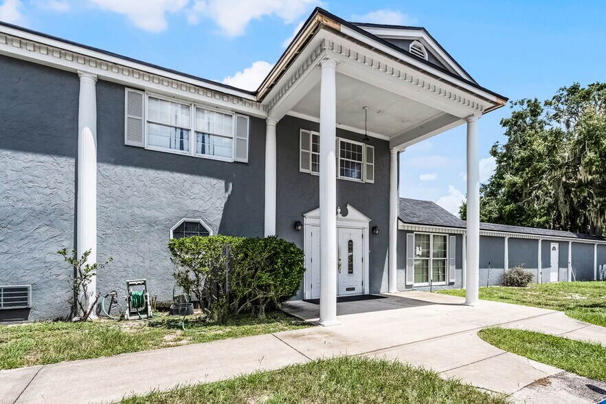 131 W Main St, Tavares, FL à vendre - Photo de l’immeuble – Image 2 sur 8