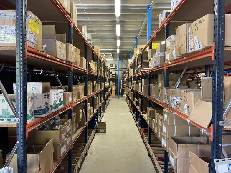 Local d’activités dans Montpellier à louer - Photo de l’immeuble – Image 3 sur 9