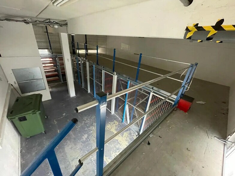 Local d’activités dans Nanterre à louer - Photo de l’immeuble – Image 2 sur 12