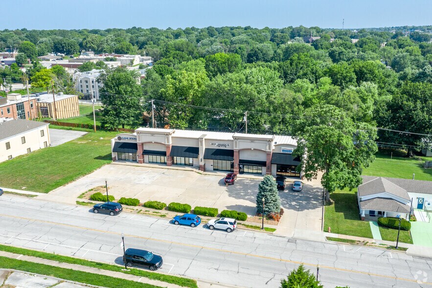 805-807 W Main St, Blue Springs, MO à vendre - Photo de l’immeuble – Image 3 sur 7