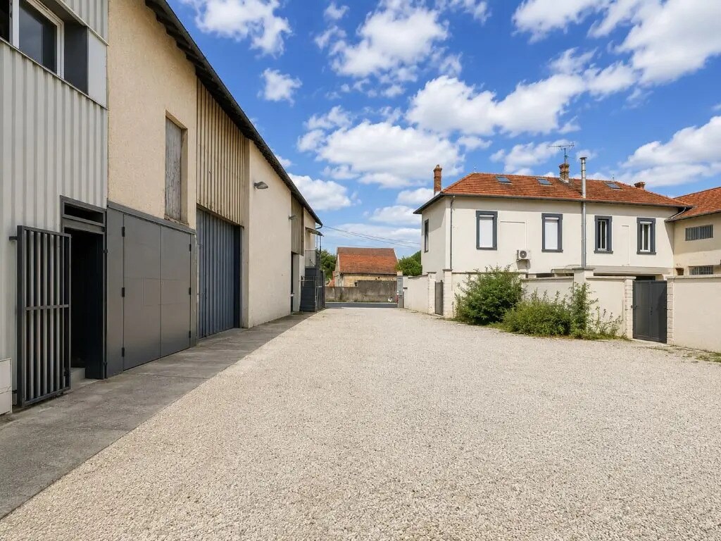 37 Route De Lyon, Corbas à vendre Photo de l’immeuble– Image 1 sur 8