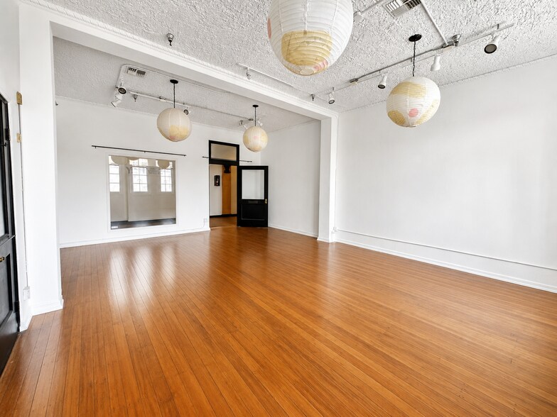 201-215 N Broadway, Santa Ana, CA à louer - Photo intérieure – Image 3 sur 9
