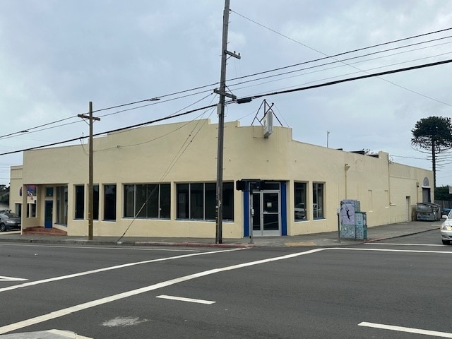 400 Harris St, Eureka, CA à louer Photo de l’immeuble– Image 1 sur 6