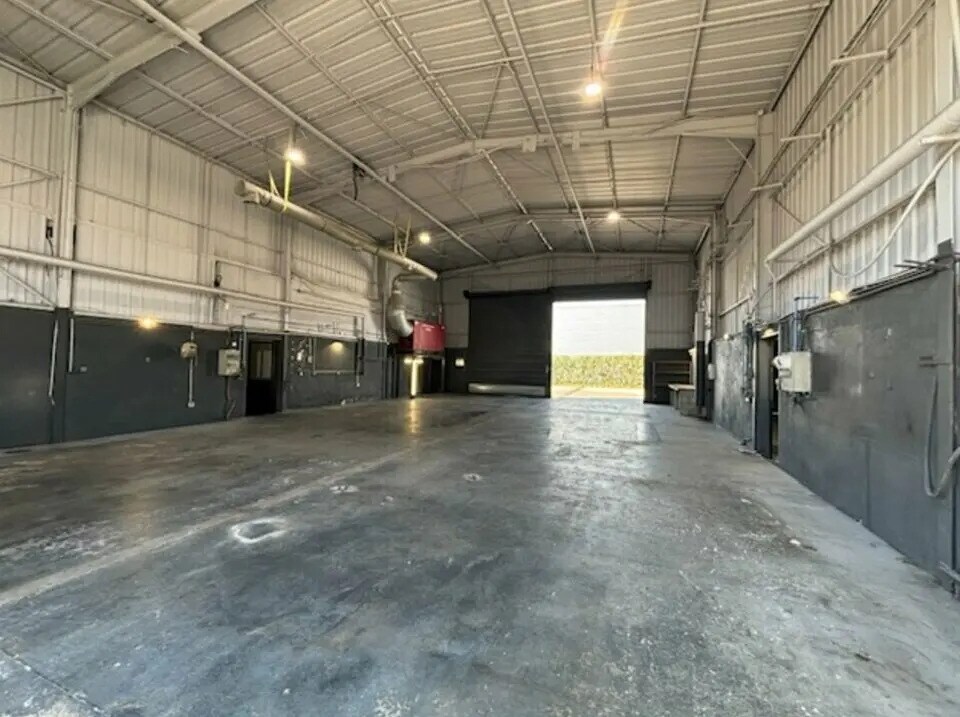 Local d’activités dans Nîmes à louer Photo intérieure– Image 1 sur 5