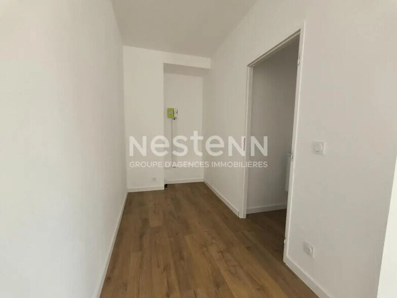 Local commercial dans Elven à louer - Photo intérieure – Image 3 sur 4