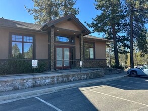 210 Elks Point Rd, Zephyr Cove, NV à louer Photo de l’immeuble– Image 1 sur 2